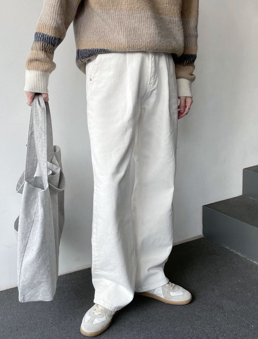 Long Wide One-Tuck White Jean